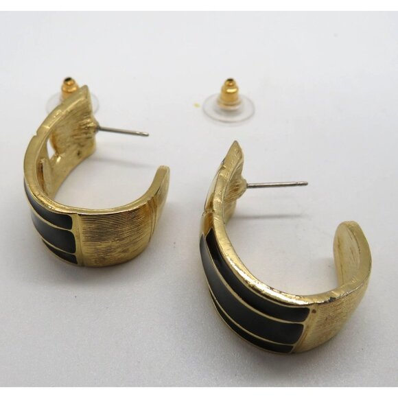 Vintage Trifari Earrings Gold Tone Black Enamel Pierced Stud Hoop Textured - Picture 4 of 10